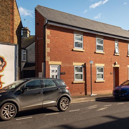 Watford Central Serviced Apartments Bagian luar foto