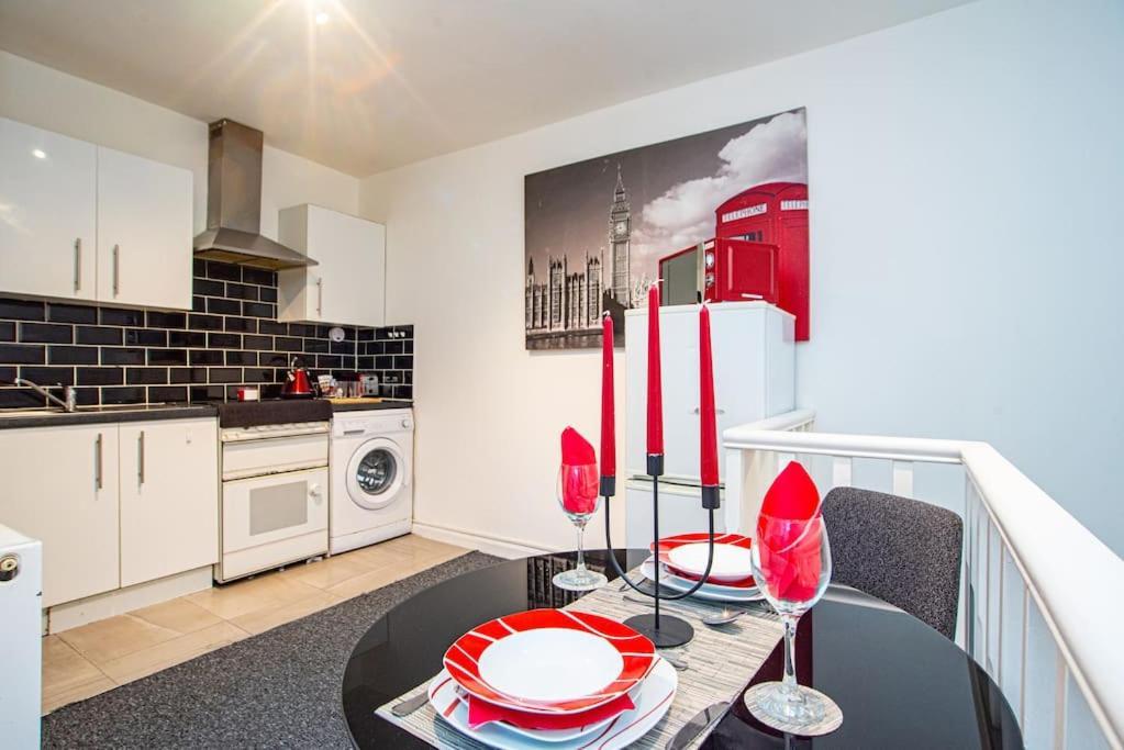 Watford Central Serviced Apartments Bagian luar foto